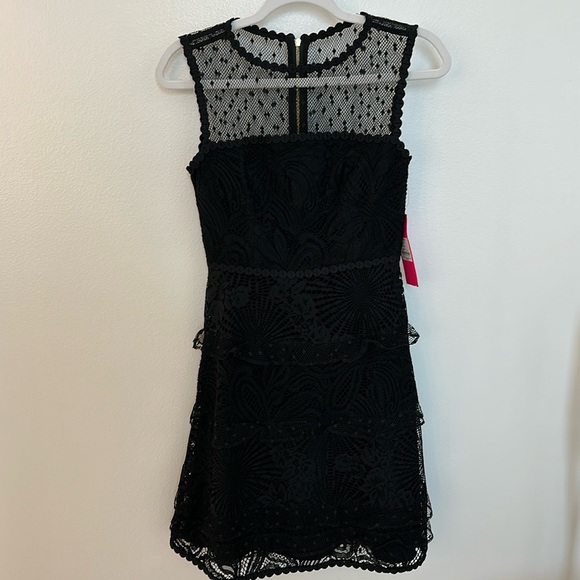 Lilly Pulitzer Black Sheath Mini Dress Sleeveless Crew Neck - Picture 1 of 4